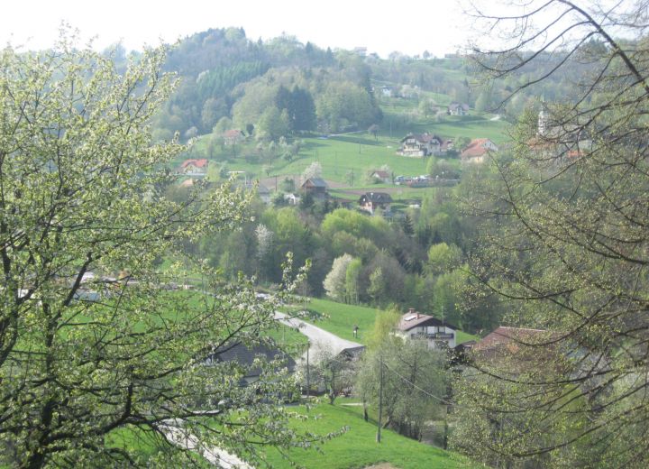 NA HRIBČKU